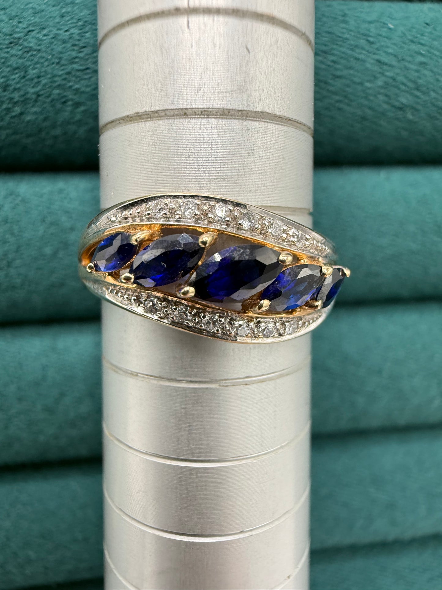 9ct gold sapphire and diamond ring