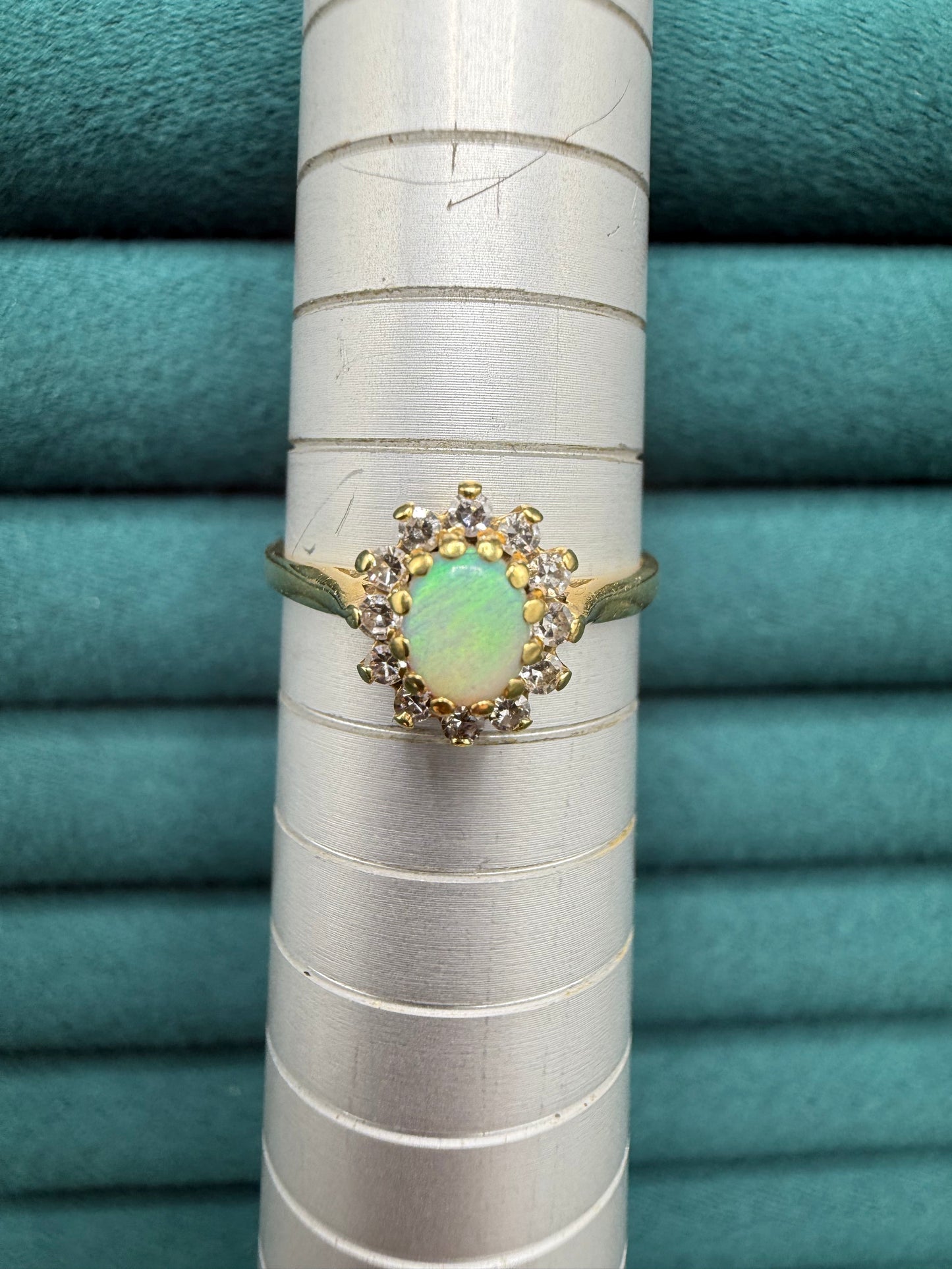 18ct gold opal and diamond ring