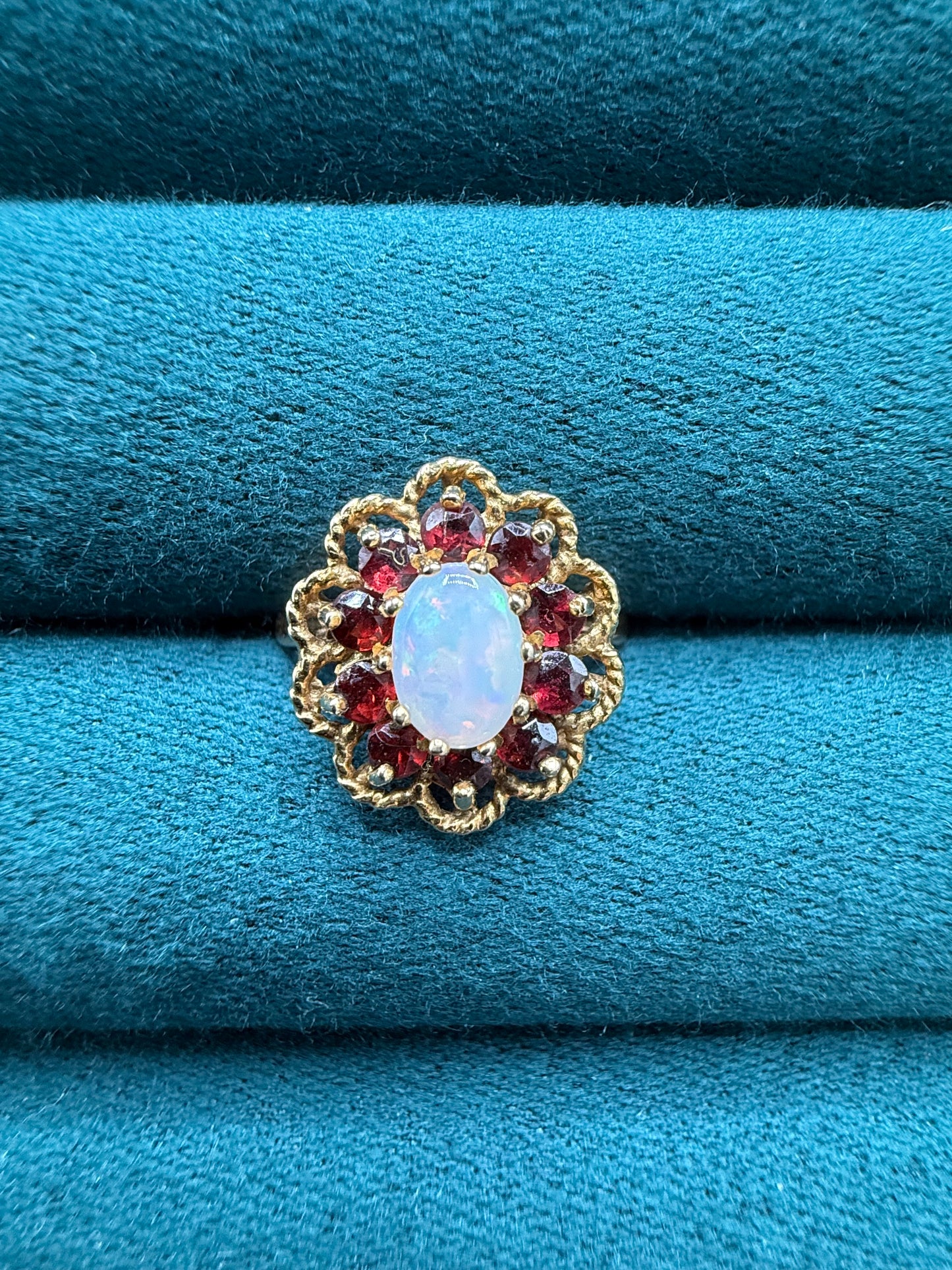 9ct gold opal and garnet ring