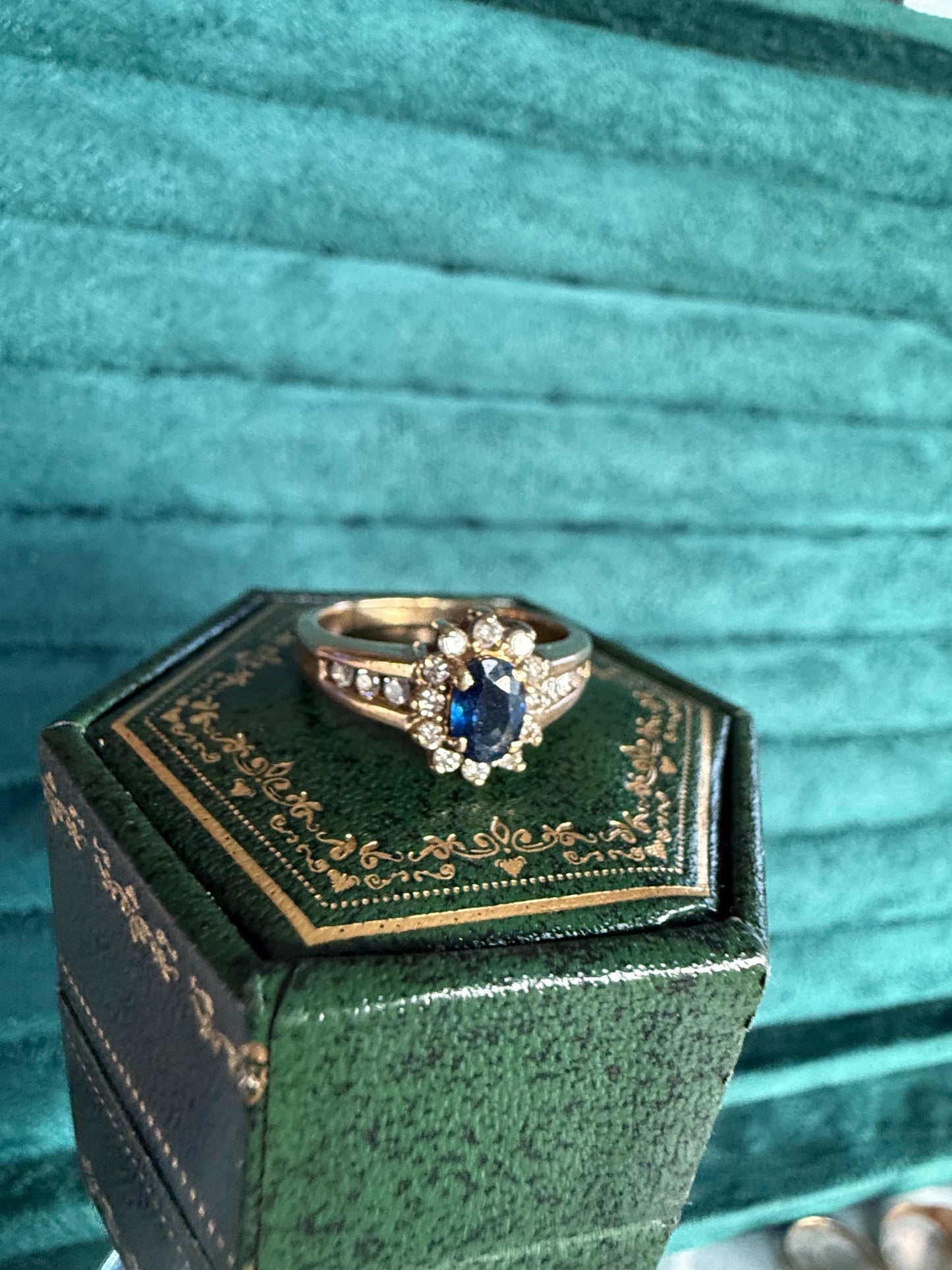 10ct gold sapphire and diamond ring