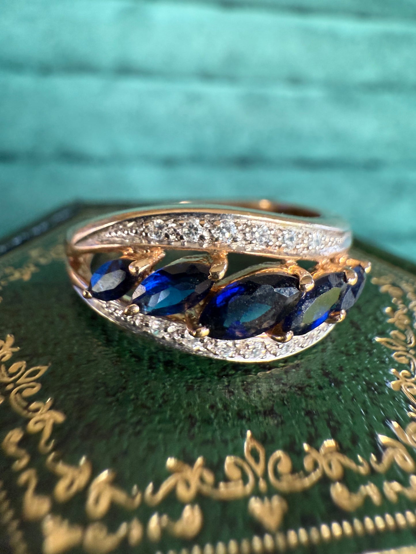 9ct gold sapphire and diamond ring