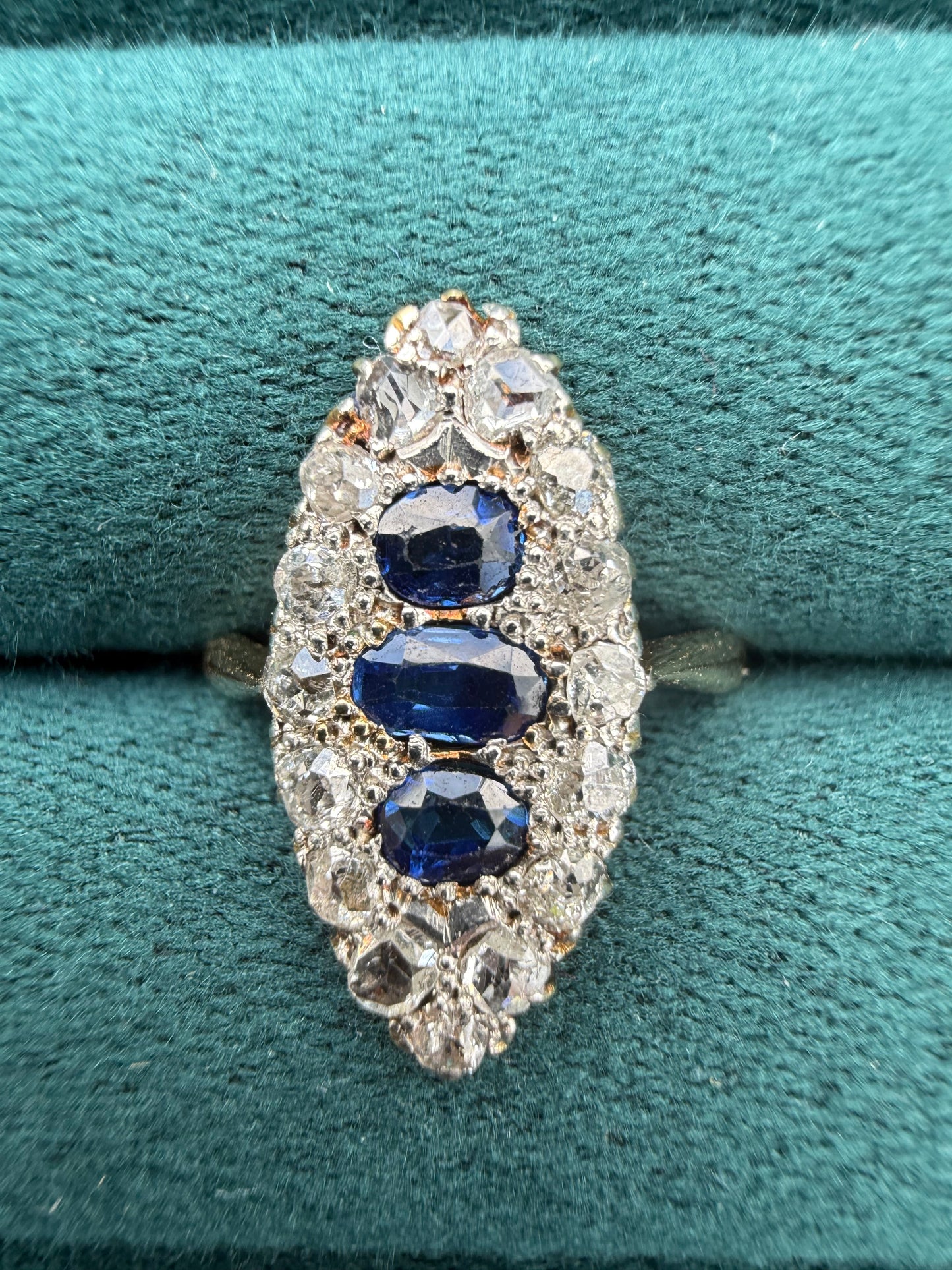 18ct gold sapphire and diamond Kite Ring