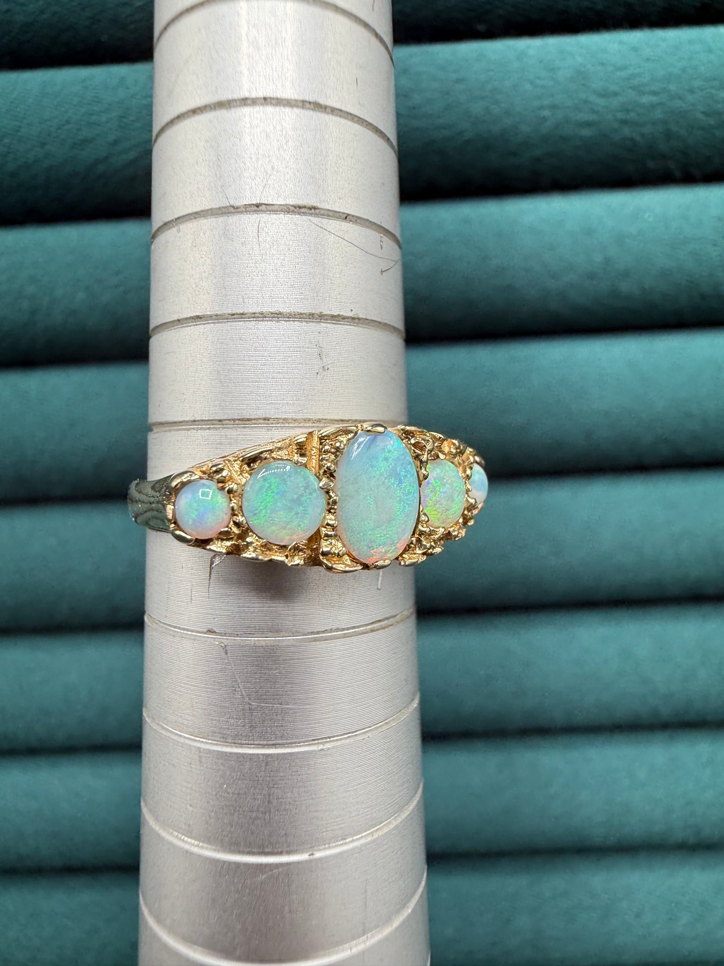 9ct gold opal 5 stone ring
