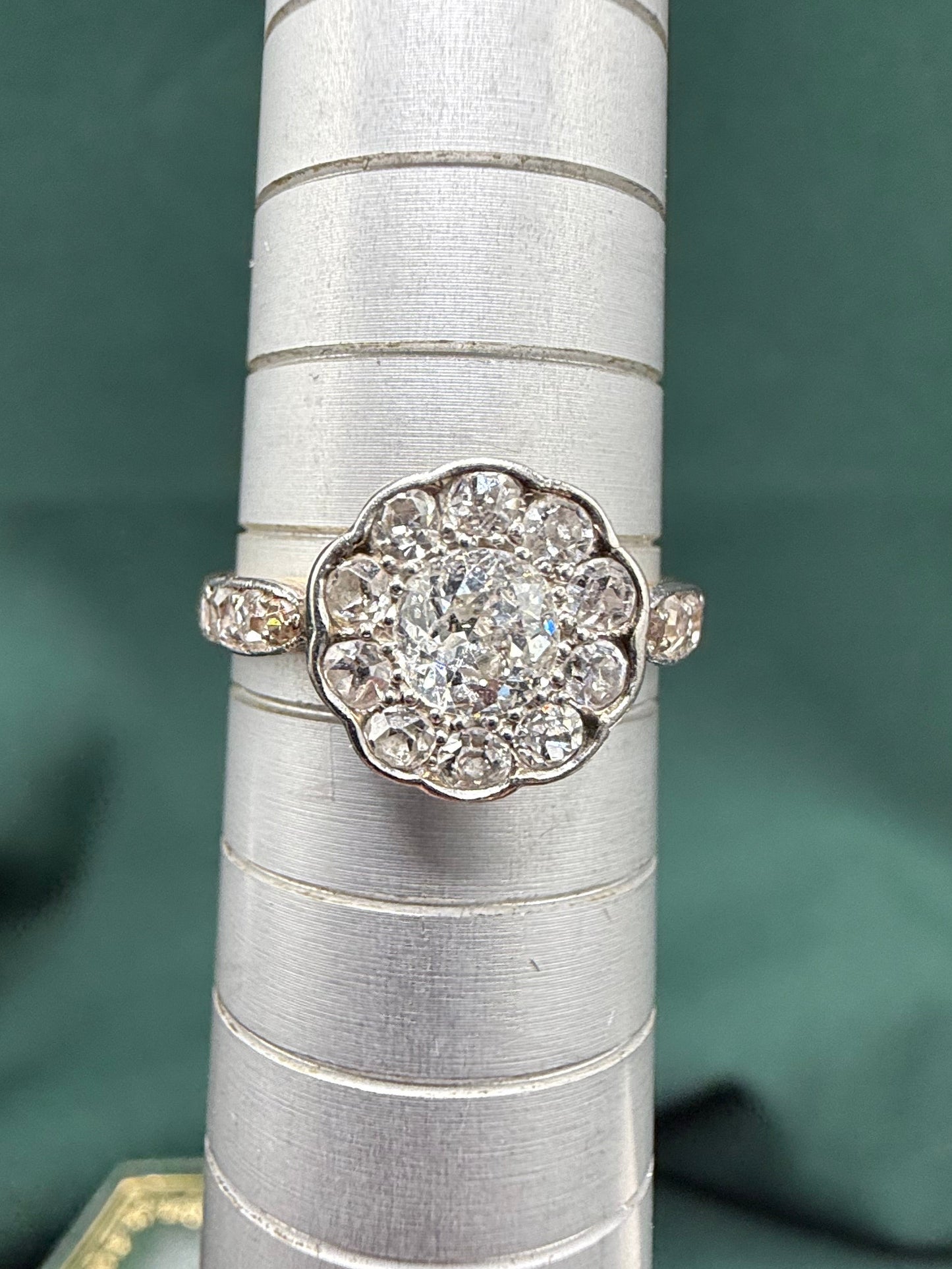 18ct gold and platinum old cut diamond daisy cluster ring antique