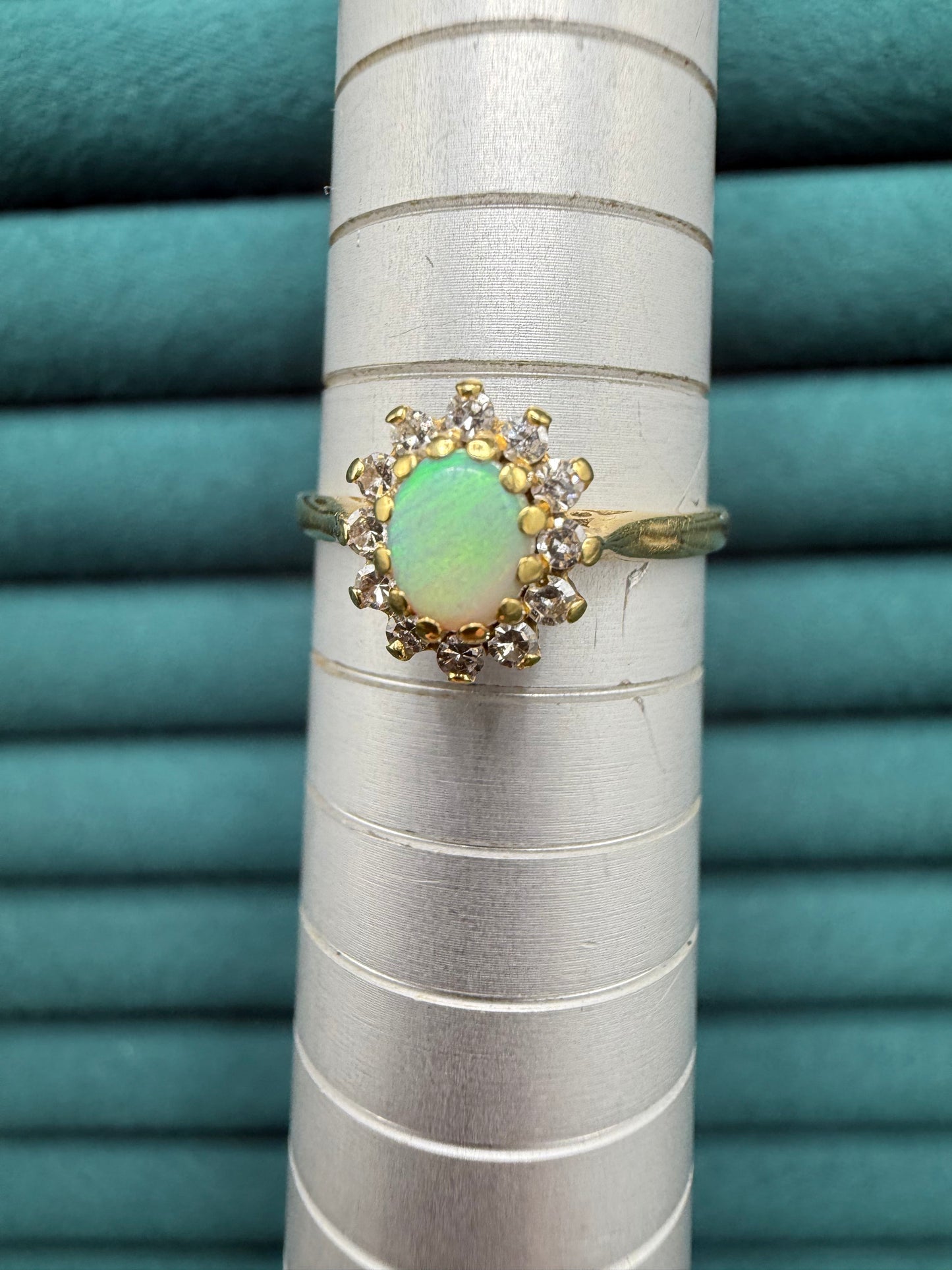 18ct gold opal and diamond ring