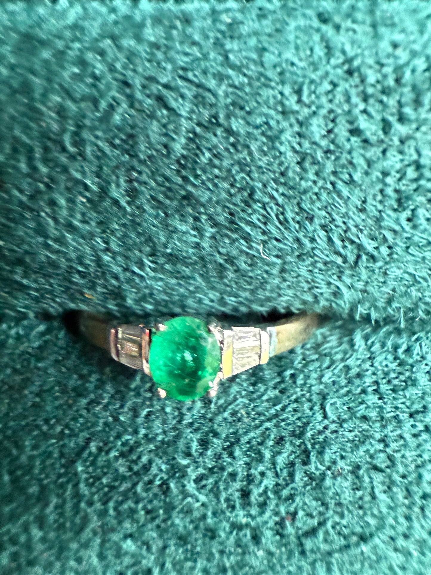 9ct gold emerald and baguette cut diamond ring