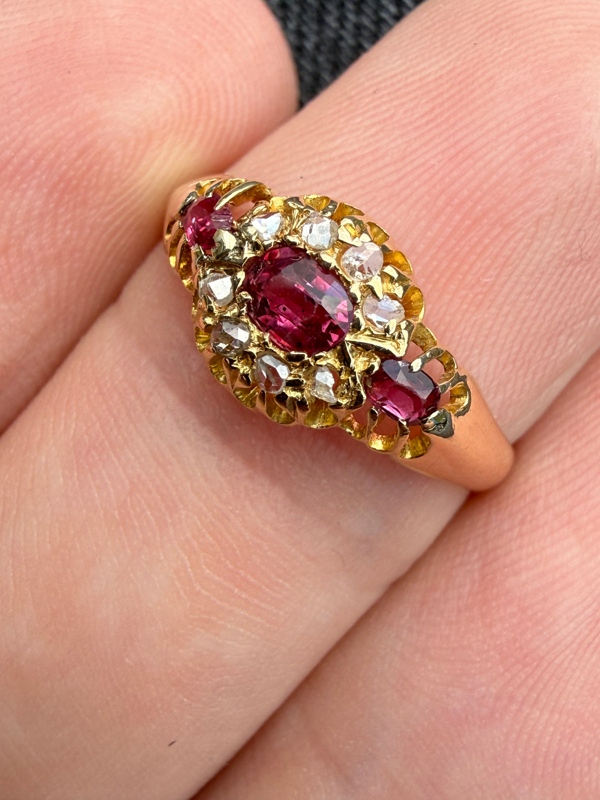 18ct gold Ruby and rose cut diamond ring