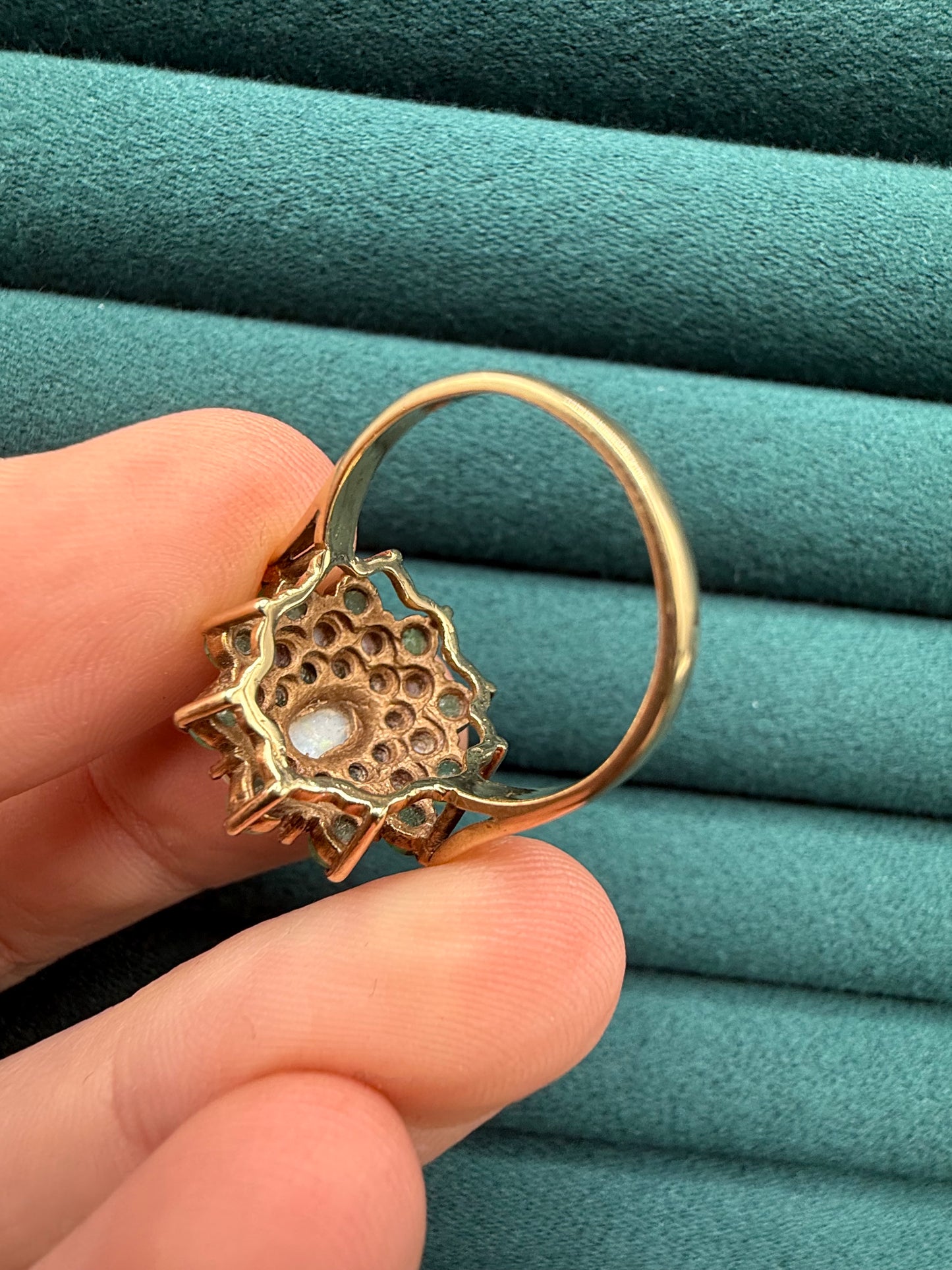 9ct gold emerald and opal ring