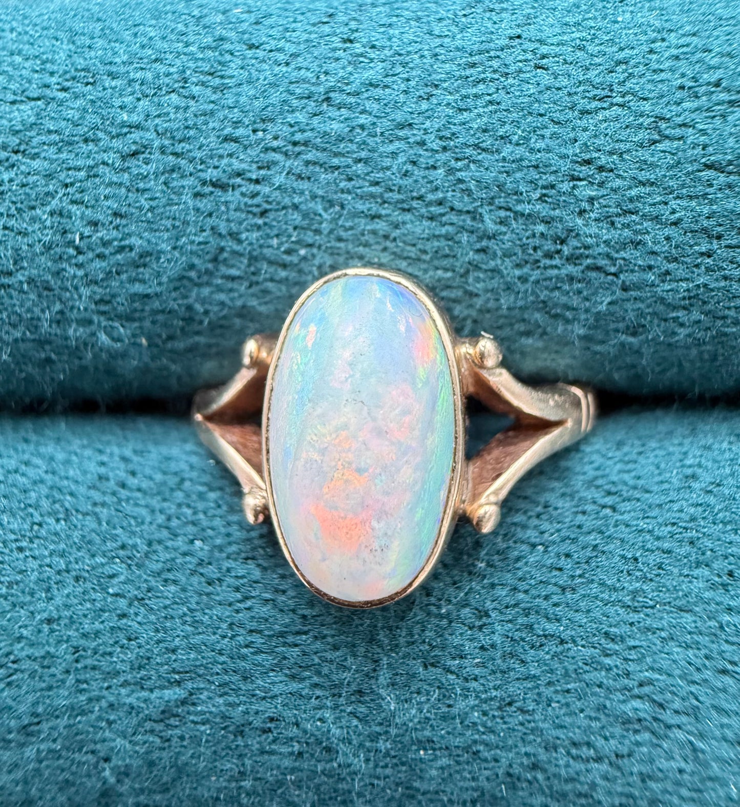 9ct gold opal ring