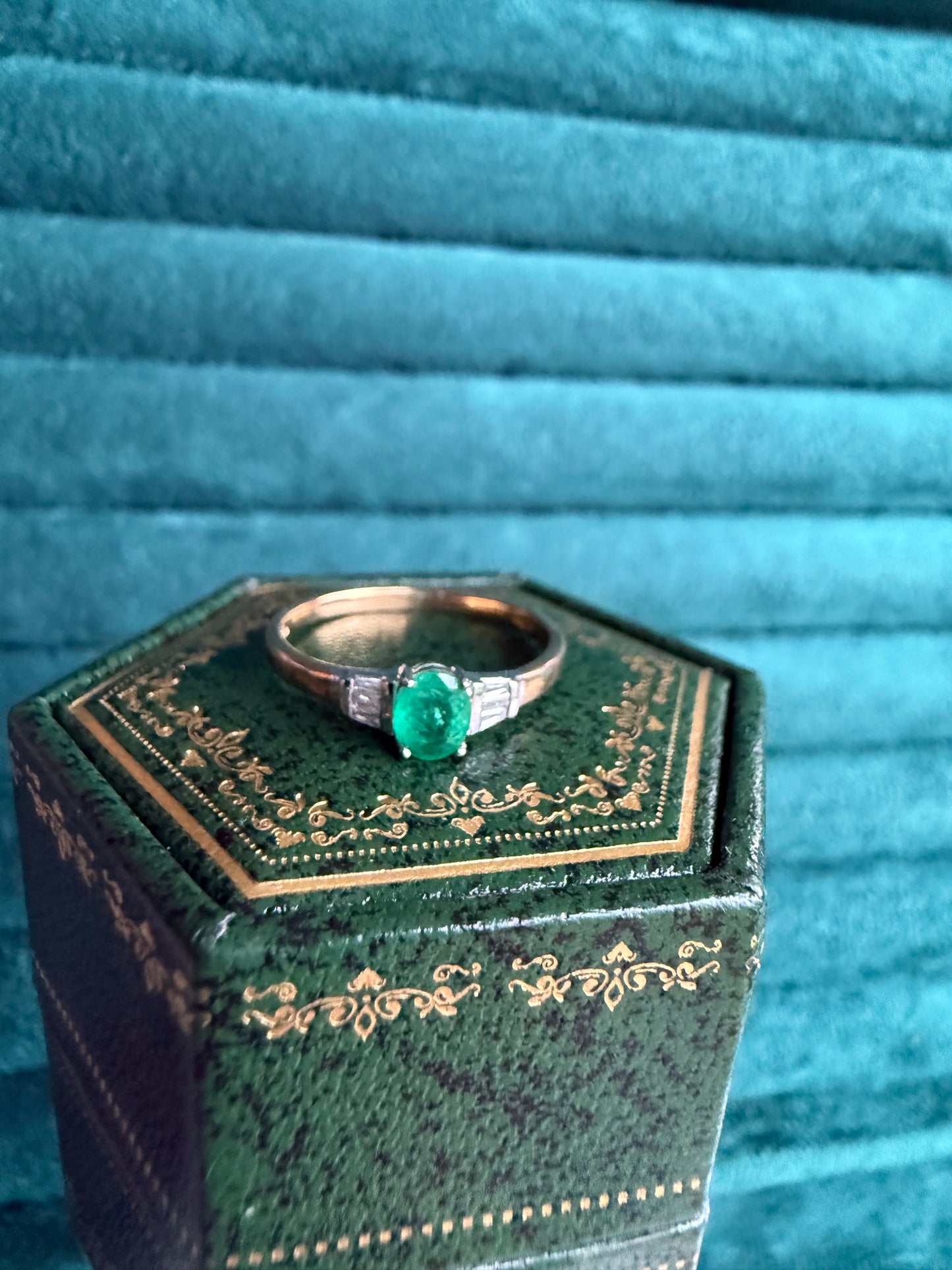 9ct gold emerald and baguette cut diamond ring