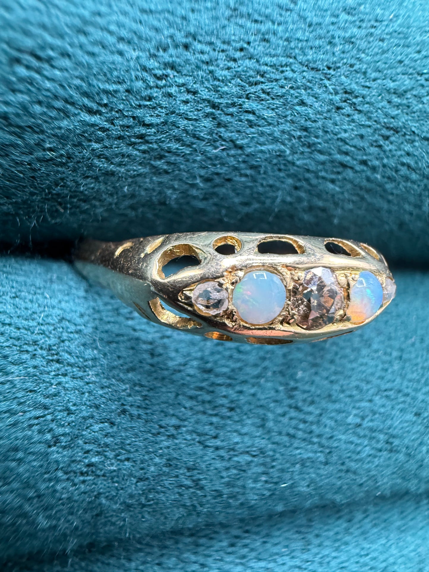 18ct gold antique opal and diamond boat ring