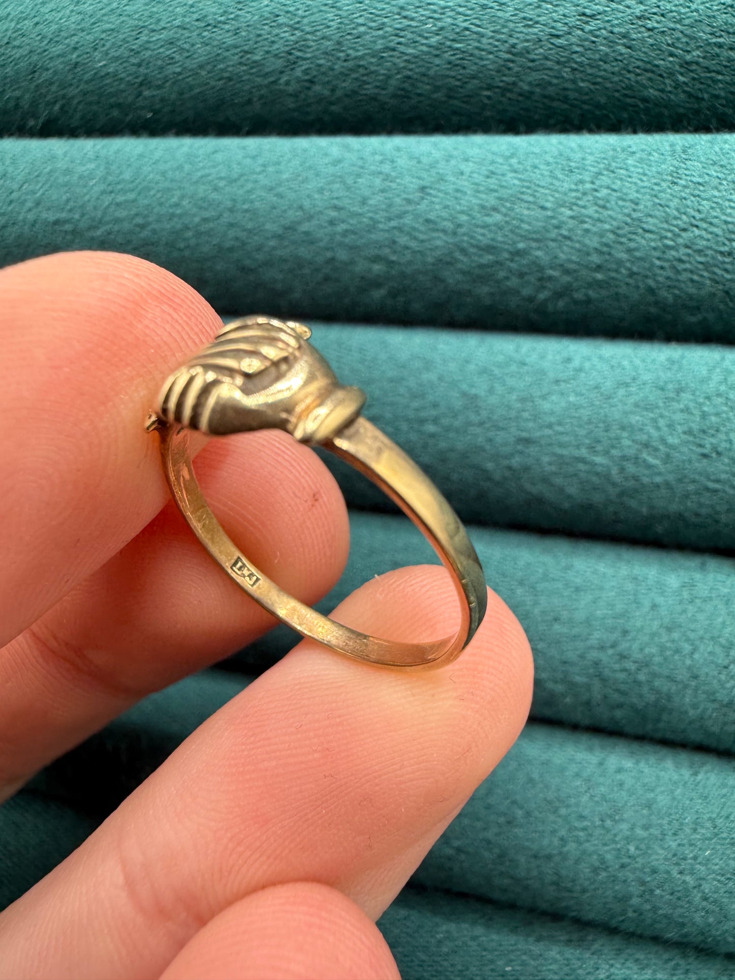 9ct gold Fede ring
