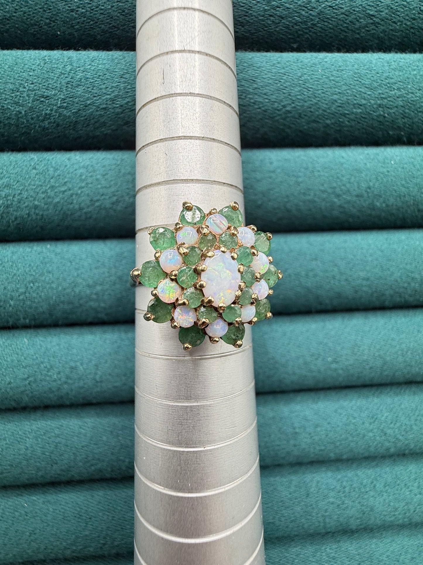9ct gold emerald and opal ring