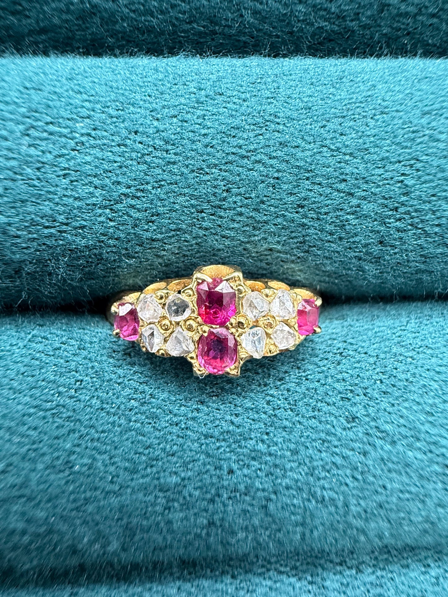18ct gold Ruby and rose cut diamond ring antuiqe