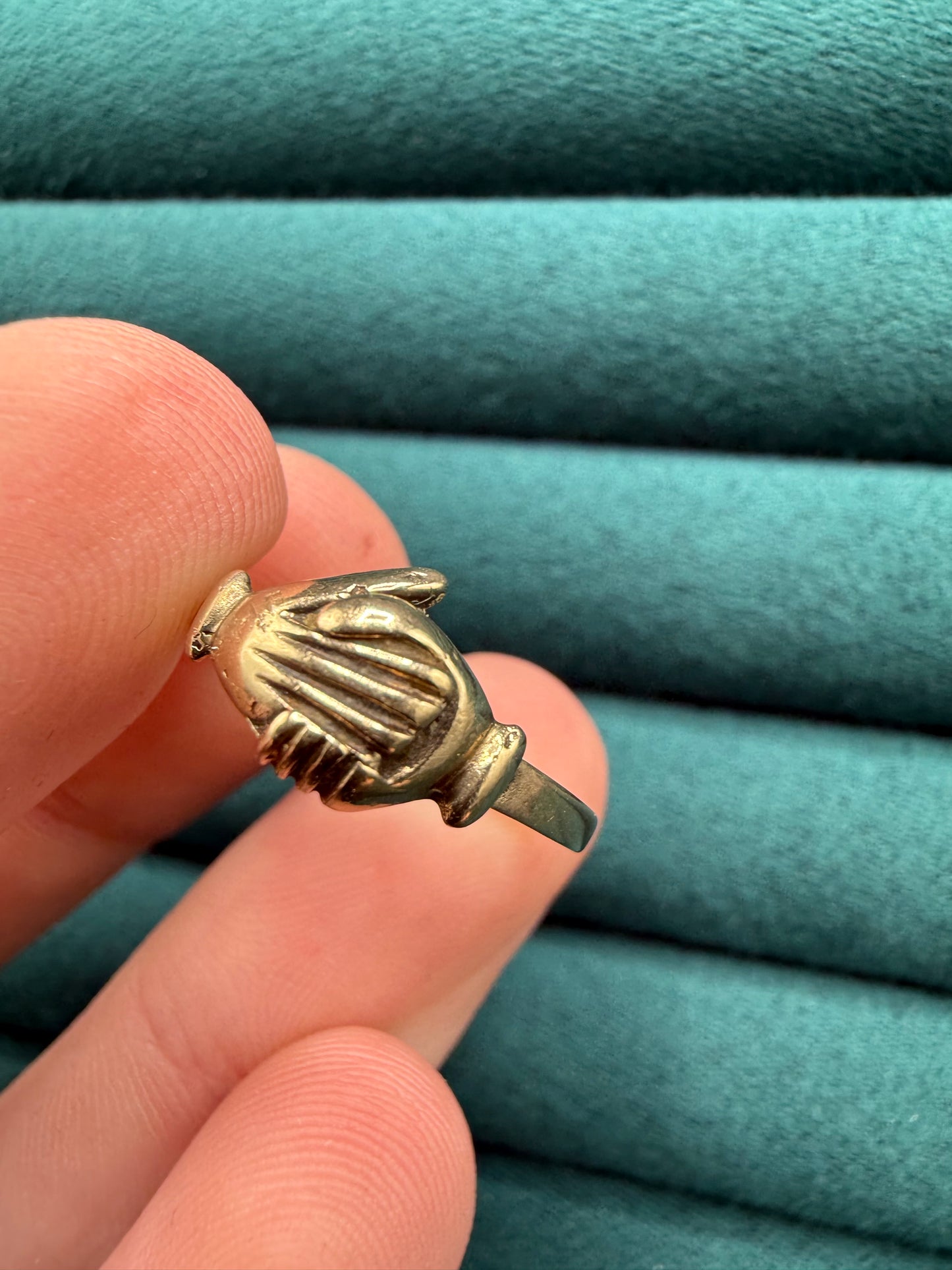 9ct gold Fede ring