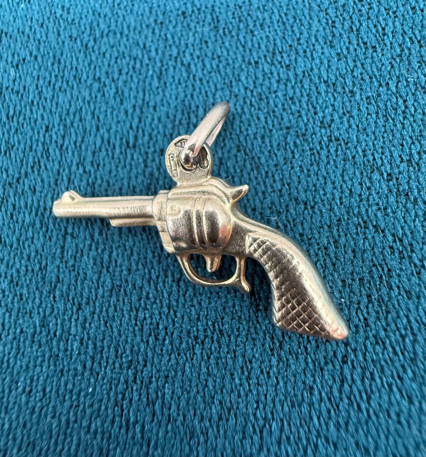 9ct gold revolver charm