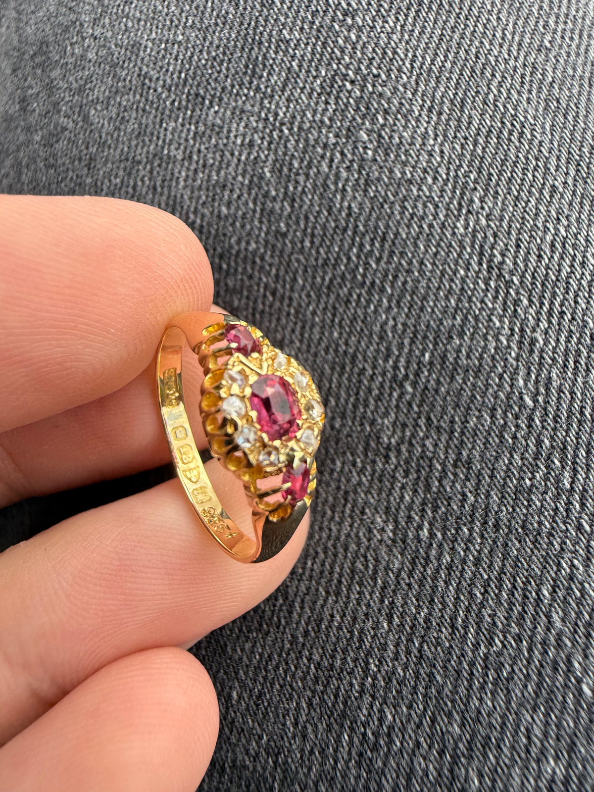 18ct gold Ruby and rose cut diamond ring