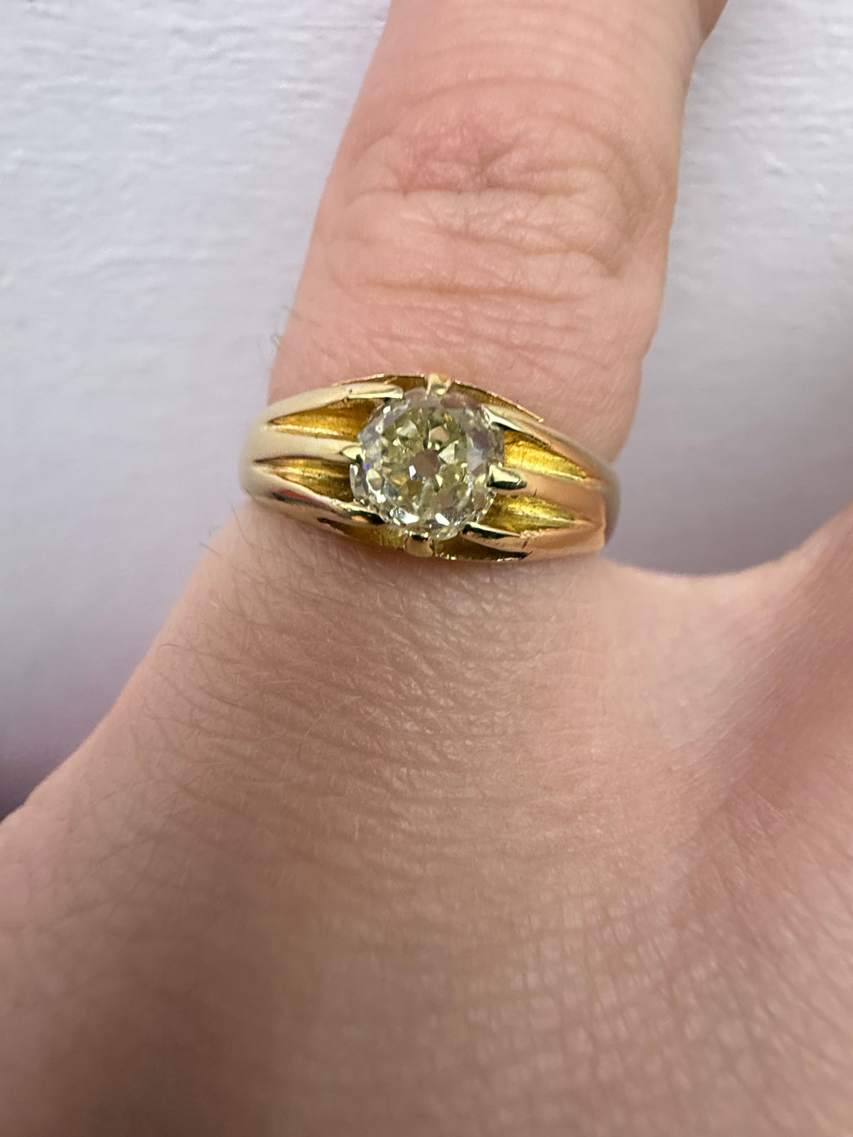 18ct gold old mine cut diamond ring