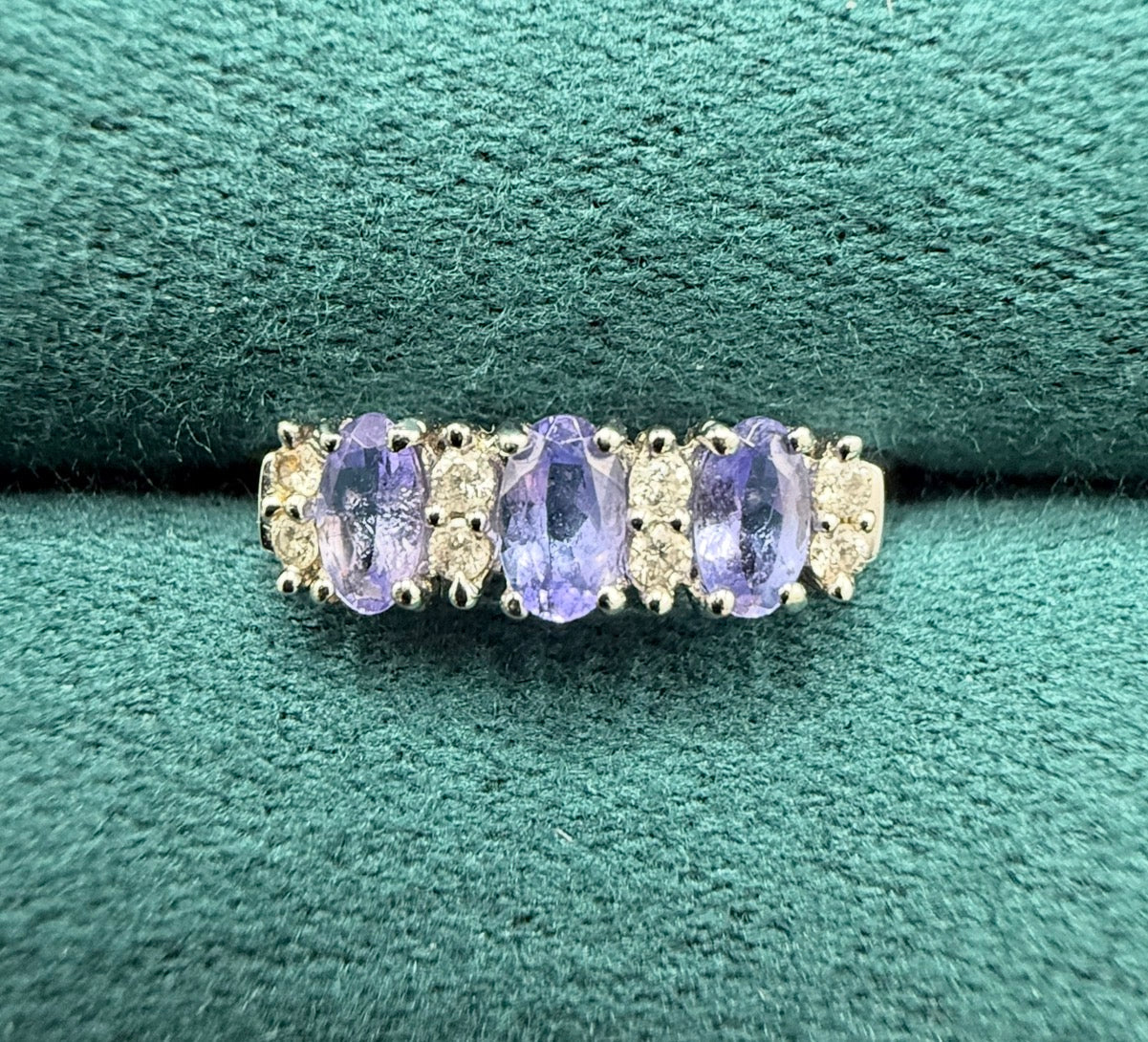 9ct white gold tanzinite and diamond ring