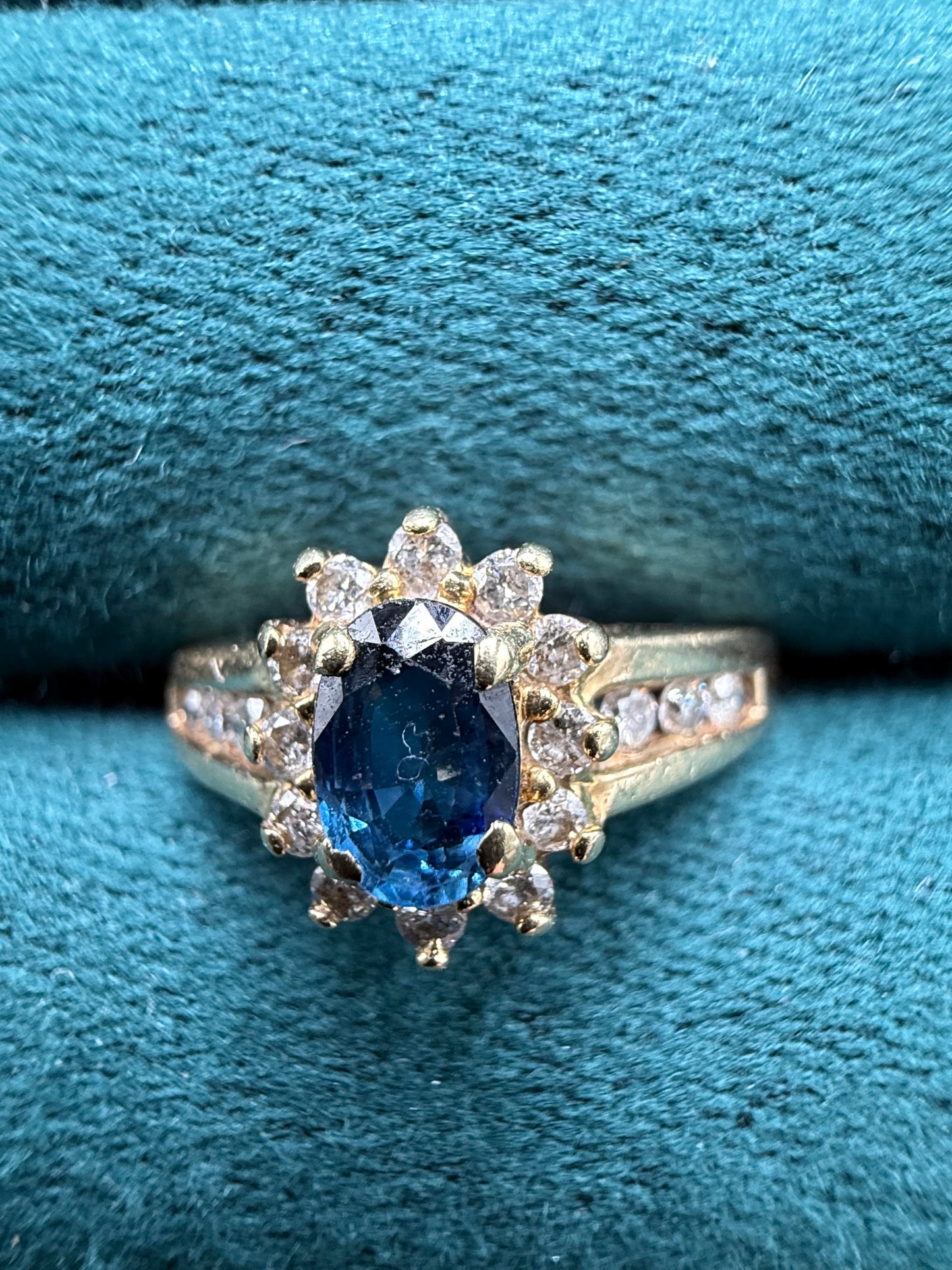 10ct gold sapphire and diamond ring