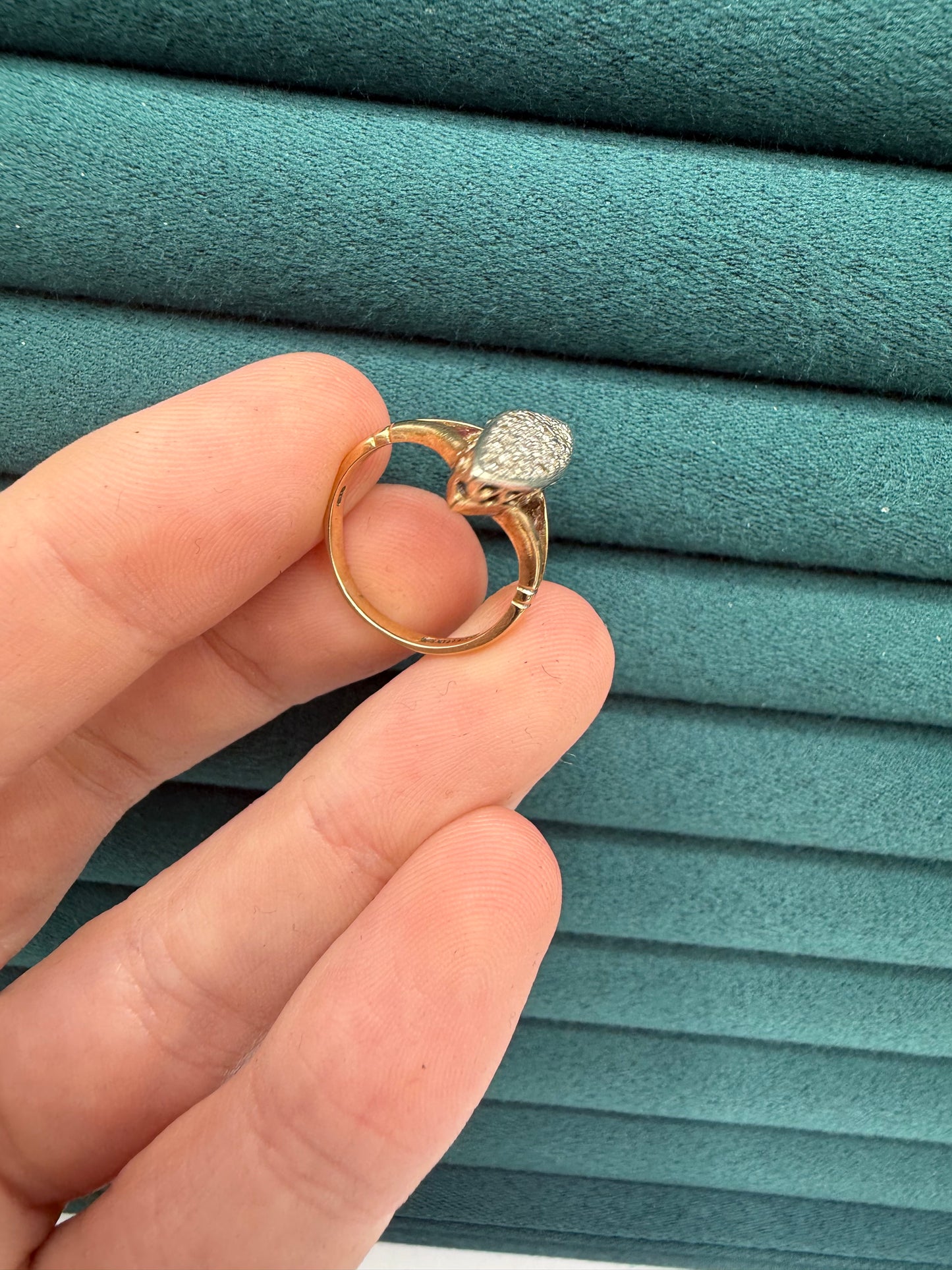 9ct gold kite shaped diamond ring