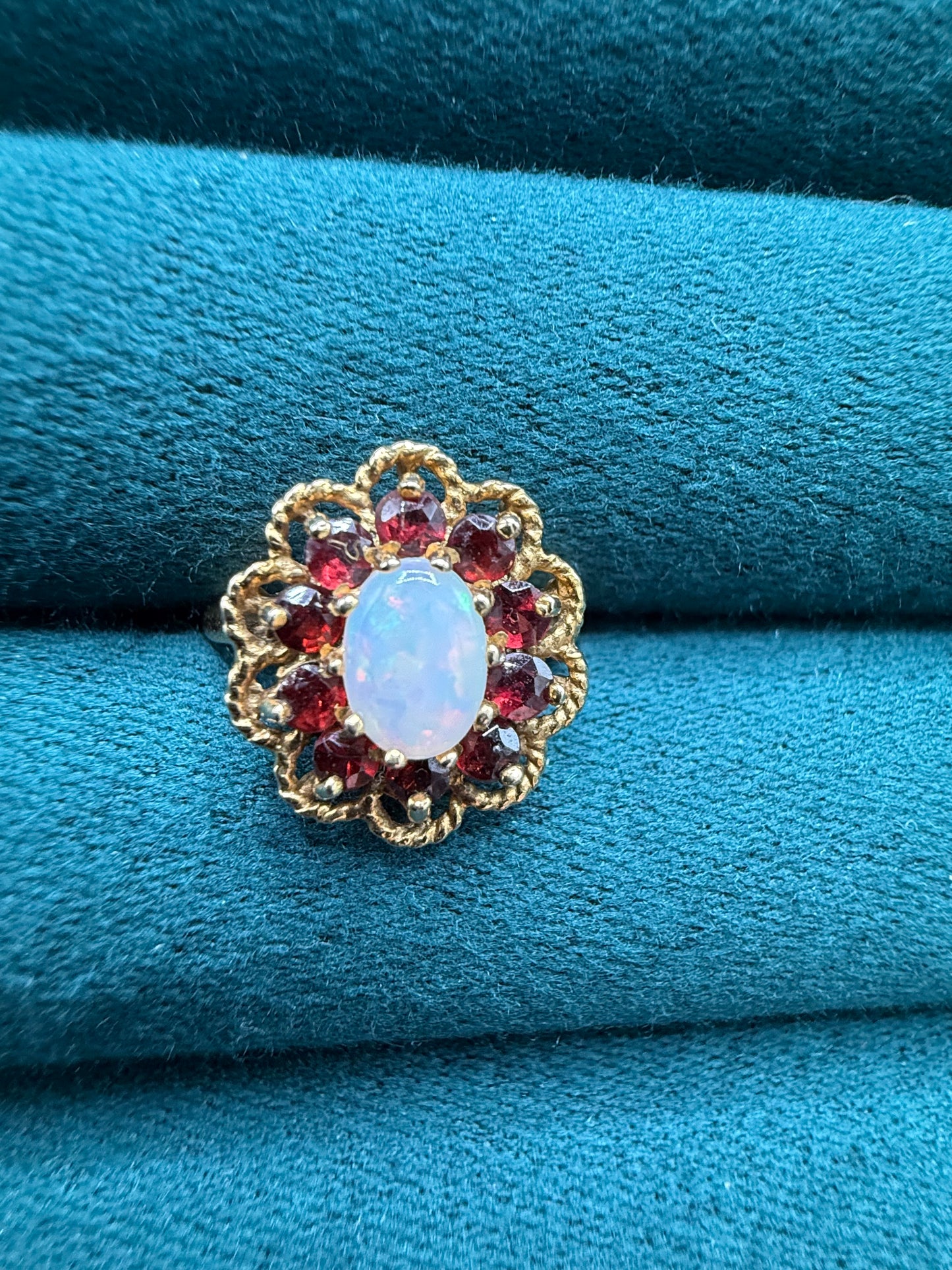 9ct gold opal and garnet ring