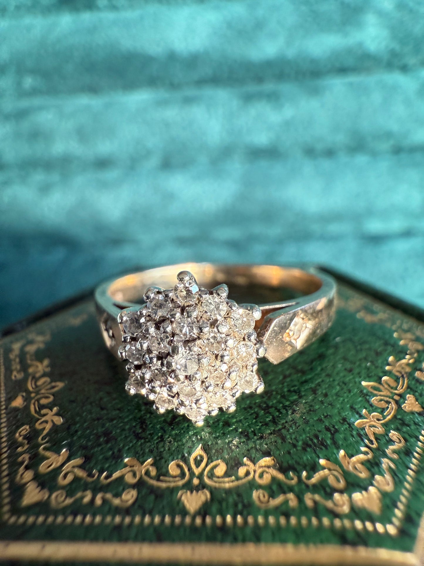 9ct gold diamond cluster ring