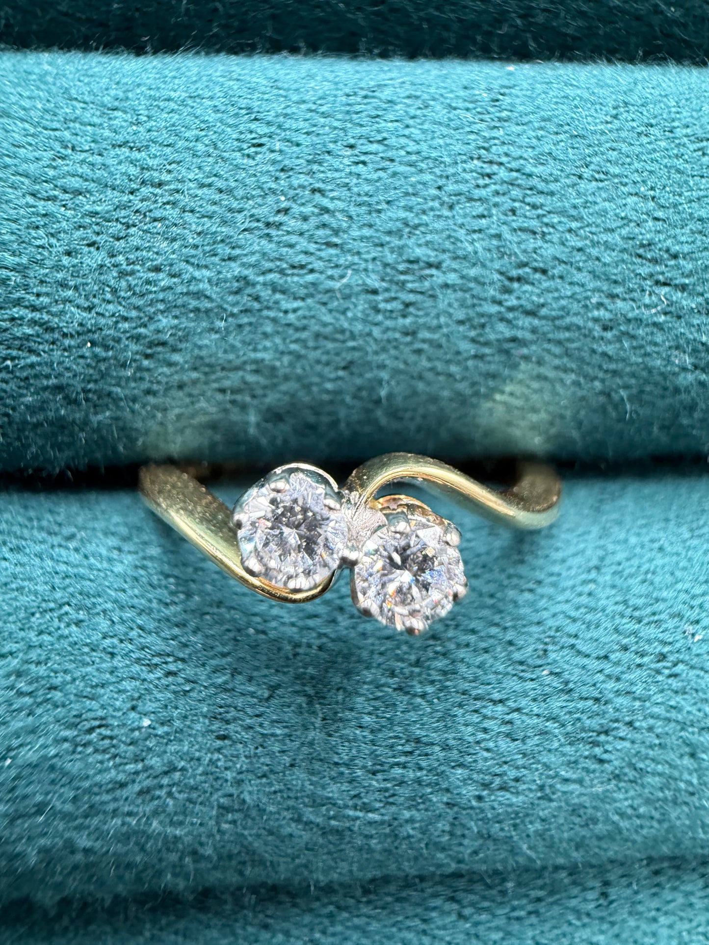 18ct gold diamond twist ring