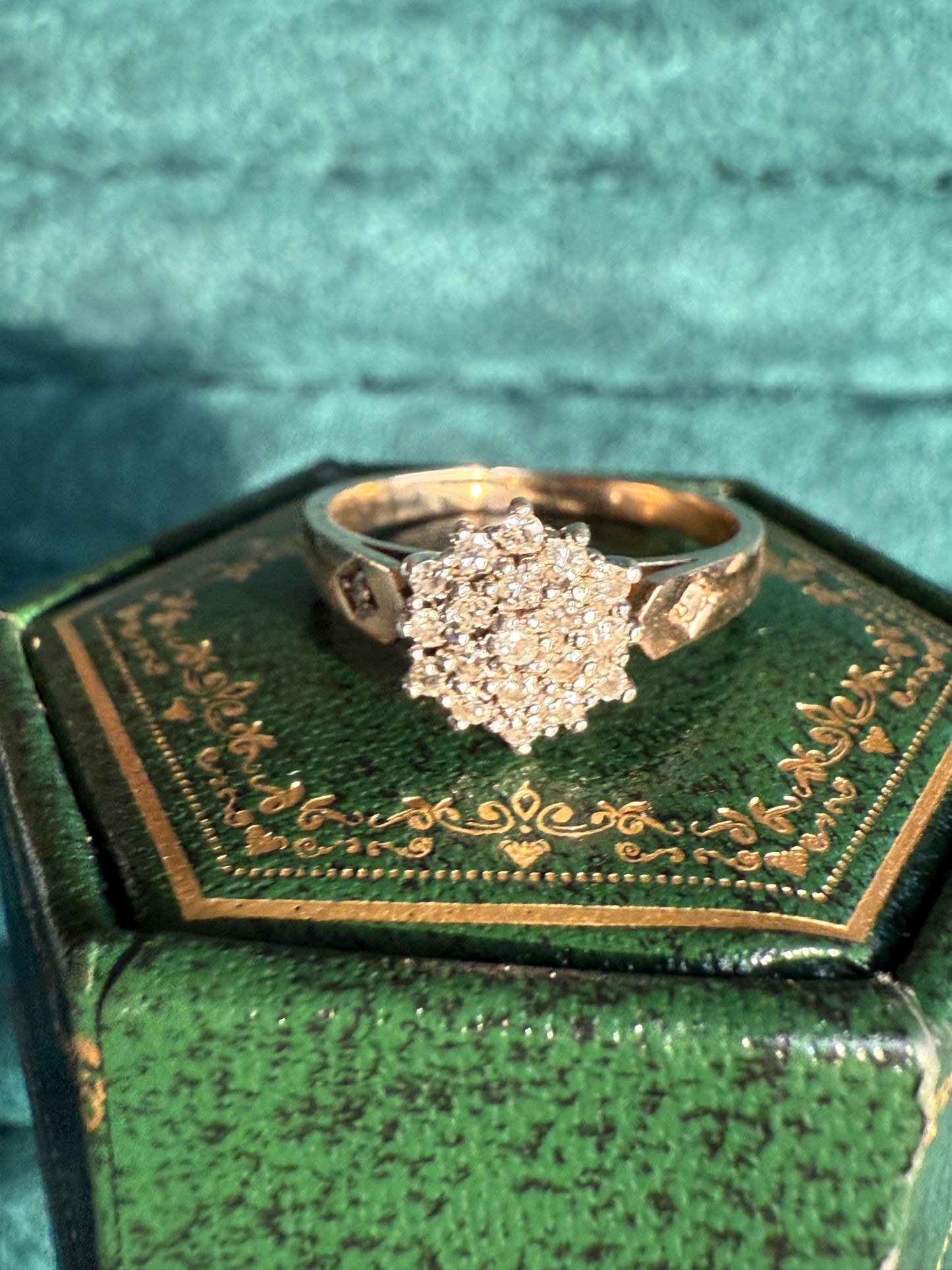 9ct gold diamond cluster ring