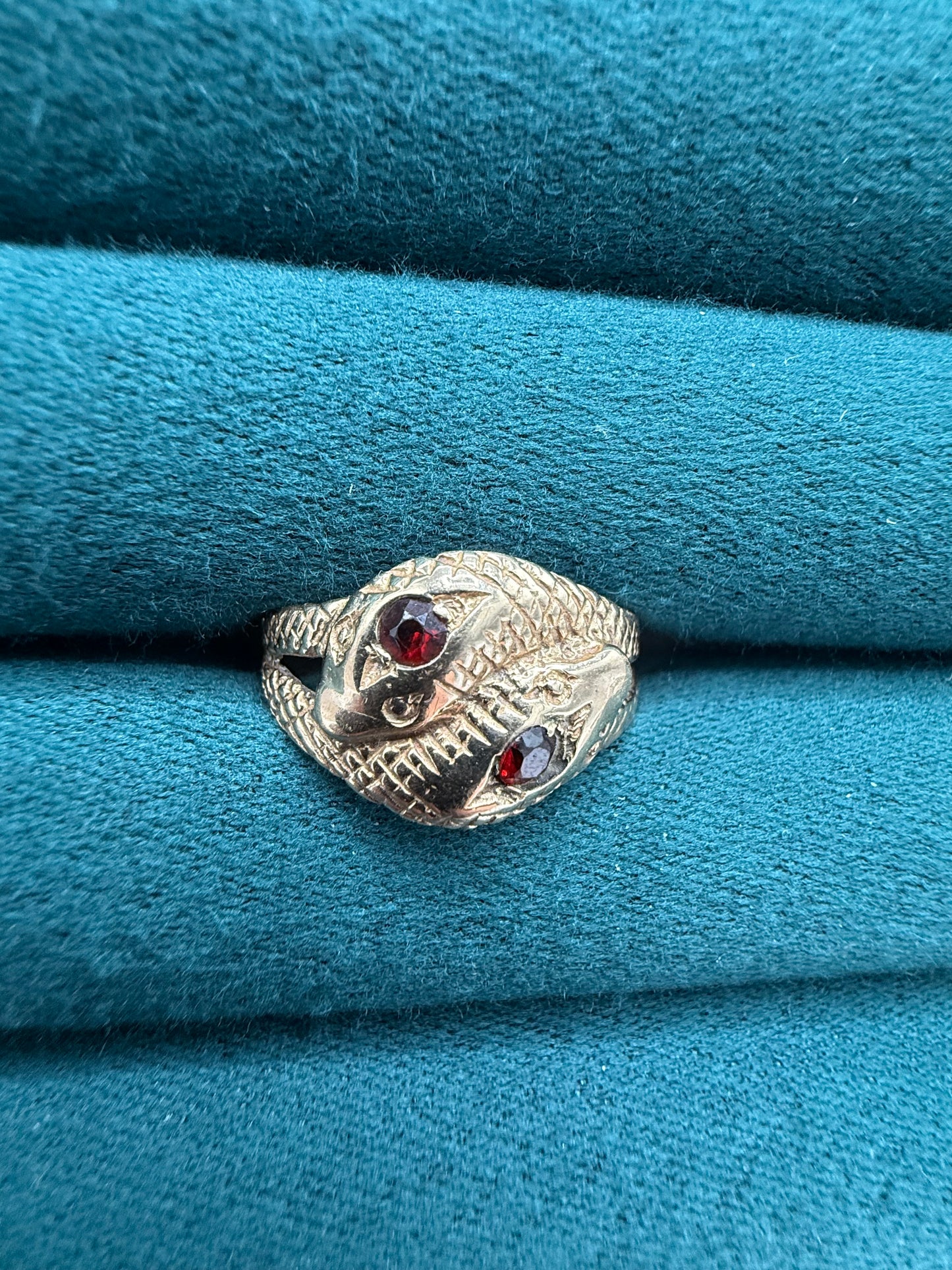 9ct gold garnet snake ring