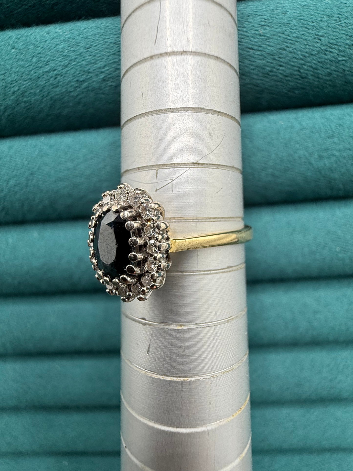 18ct gold sapphire and diamond ring