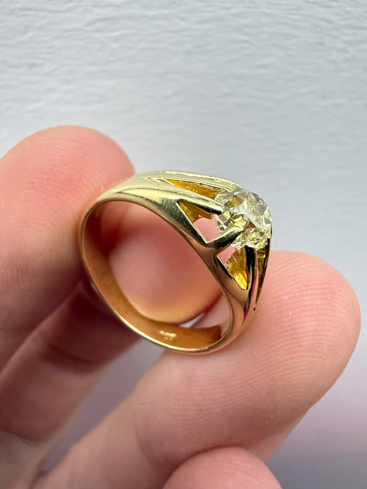 18ct gold old mine cut diamond ring