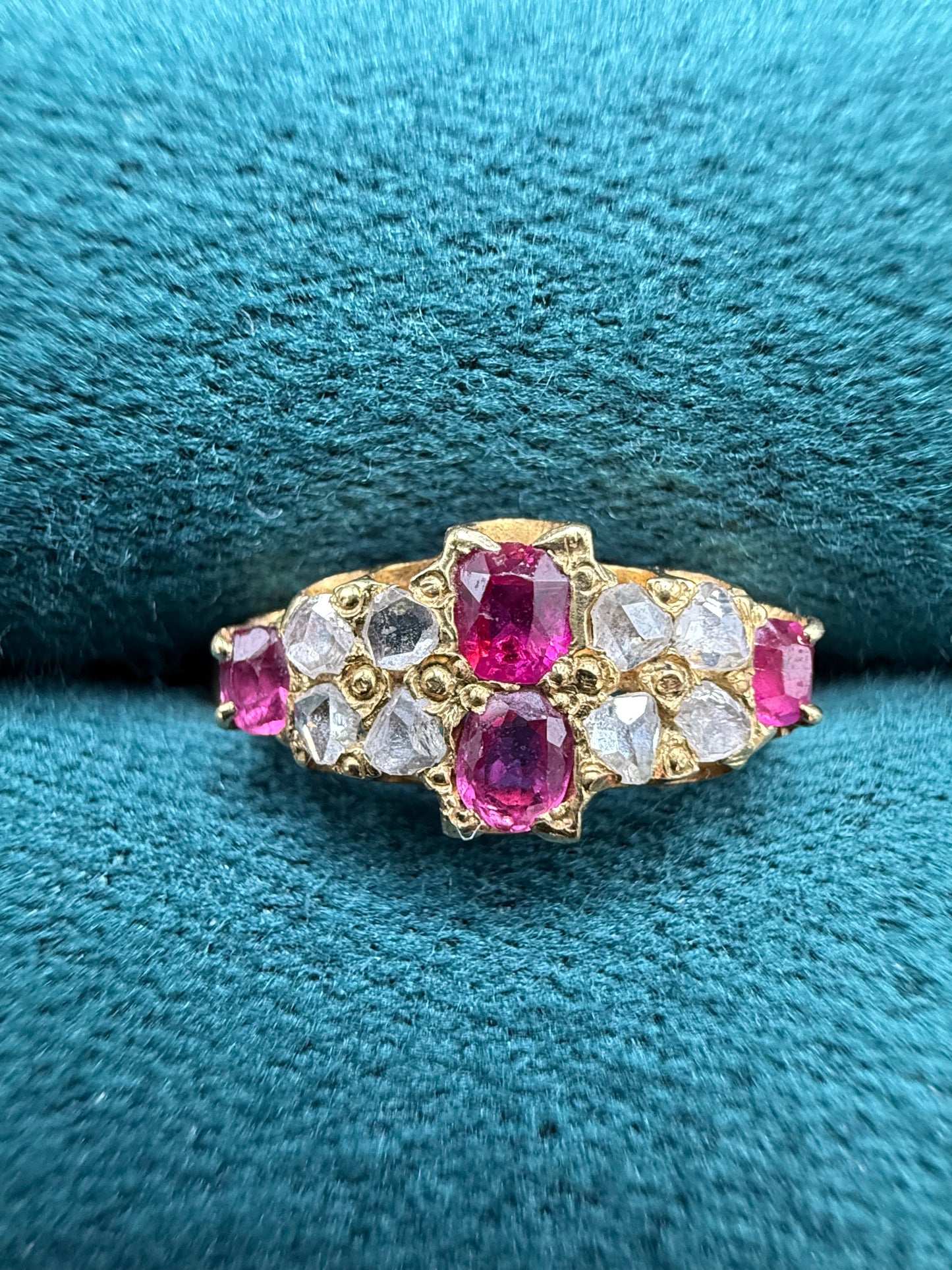 18ct gold Ruby and rose cut diamond ring antuiqe