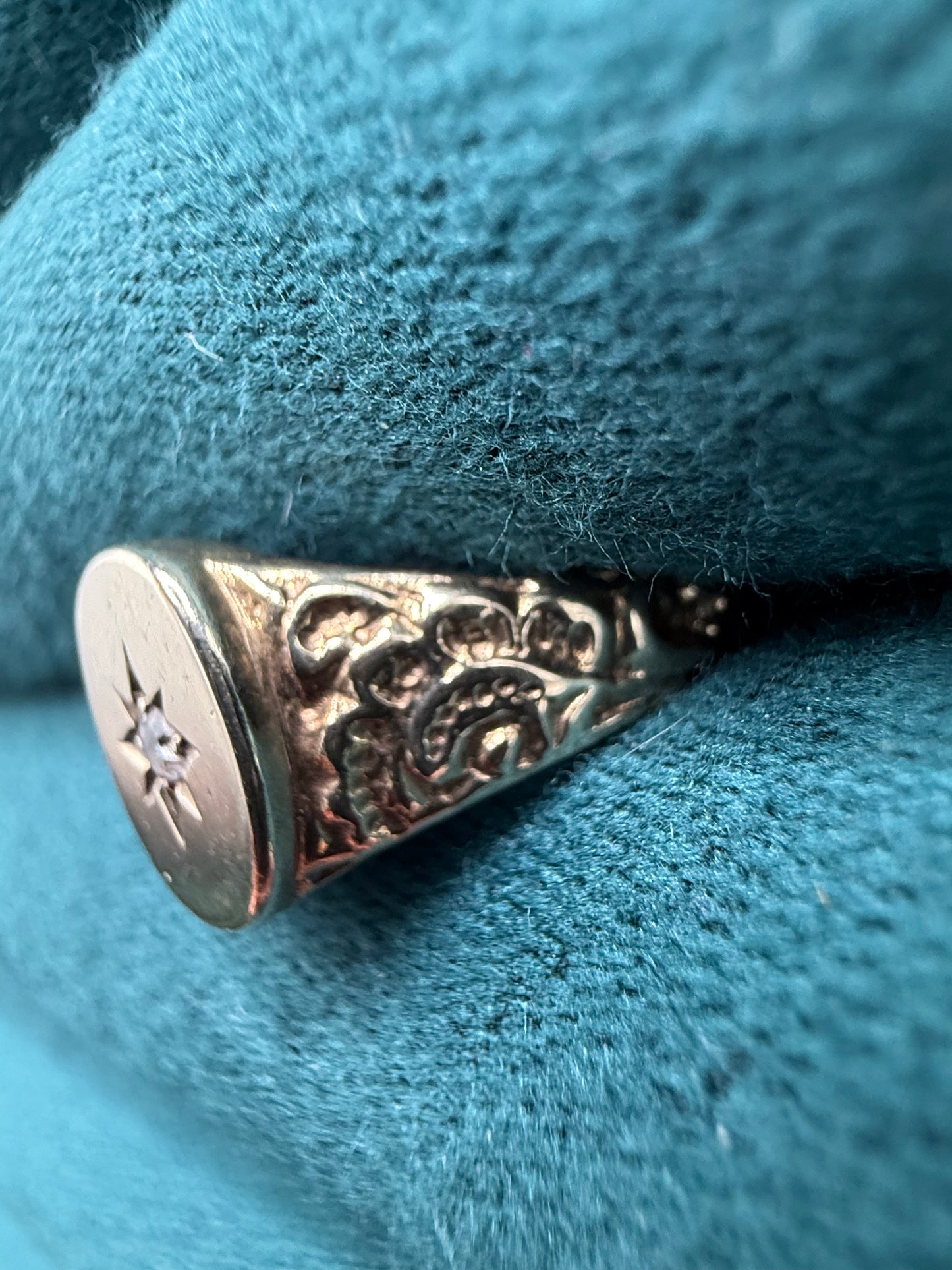 9ct gold diamond signet ring