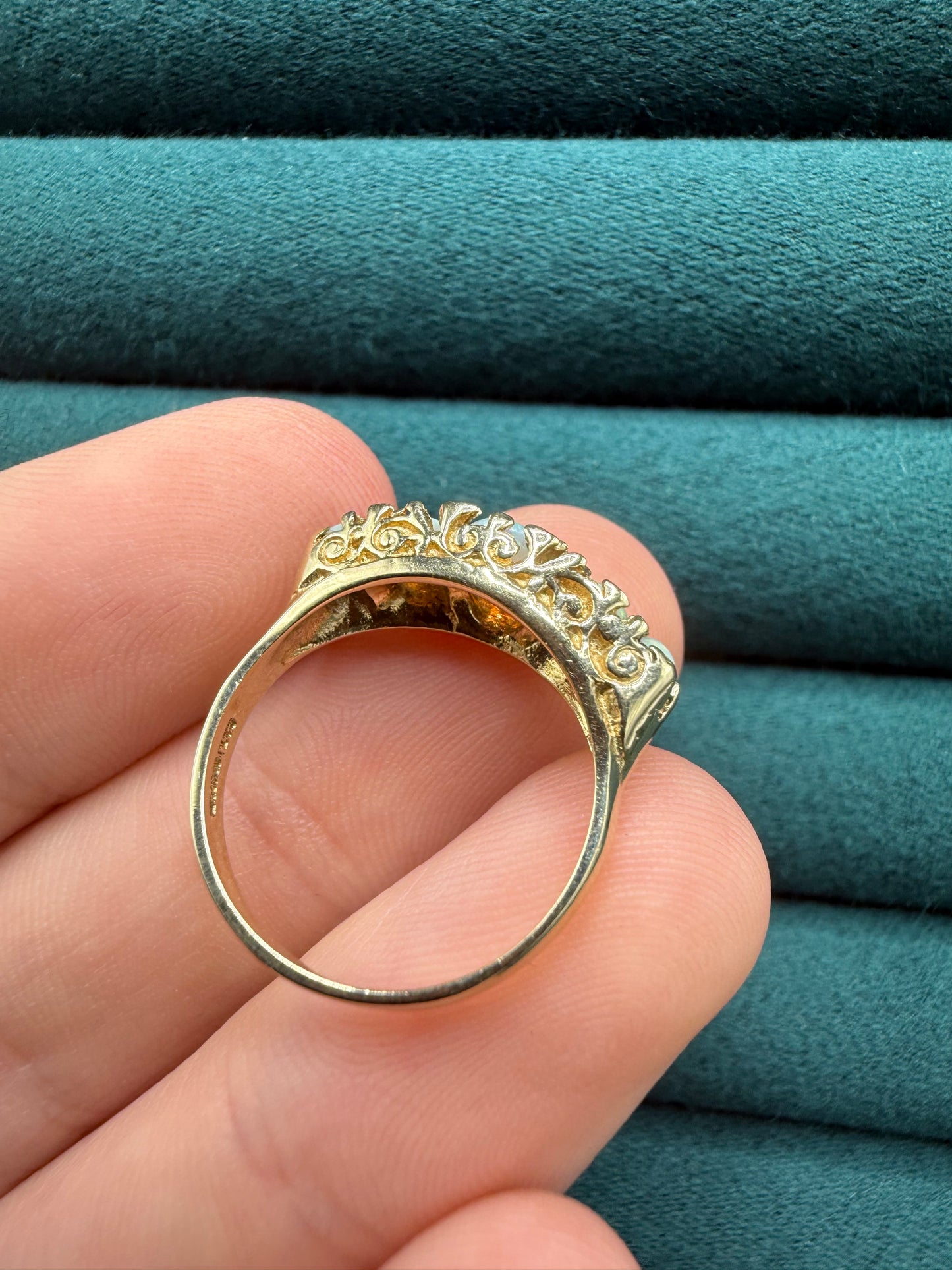 9ct gold opal 5 stone ring