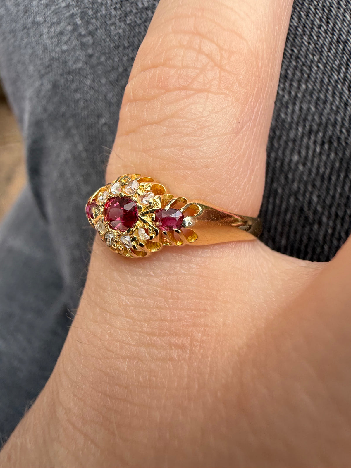 18ct gold Ruby and rose cut diamond ring